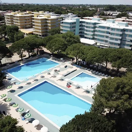 Comfort And Fun By The Pool-beahost *